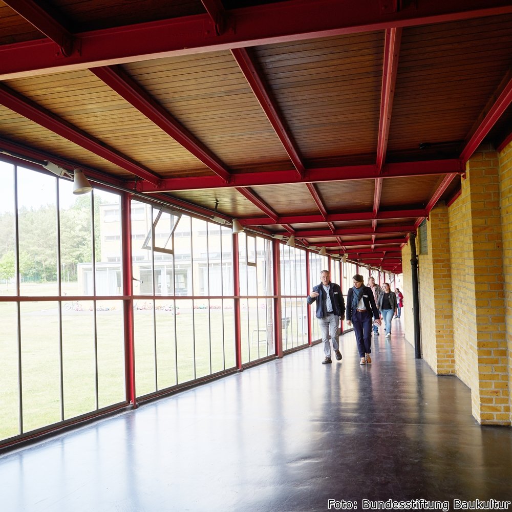 Umbaukultur: Modellbau Turnhalle im Kunst-Unterricht, Sekundarstufe II